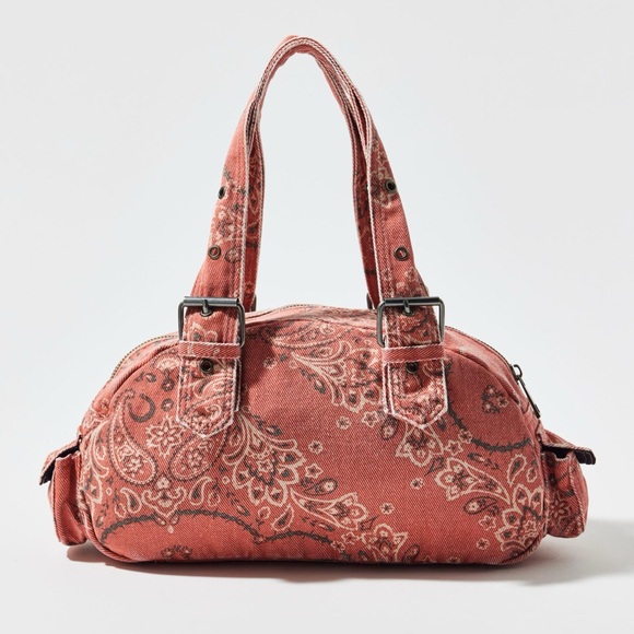 UO BDG Printed Denim Duffle Shoulder Bag - Picture 4 of 4